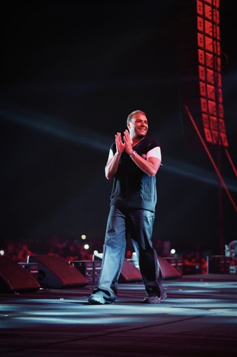 رامي صبري يطلق مبادرة للاستفادة من قوة مصر الناعمة خلال حفله في أرينا التجمع