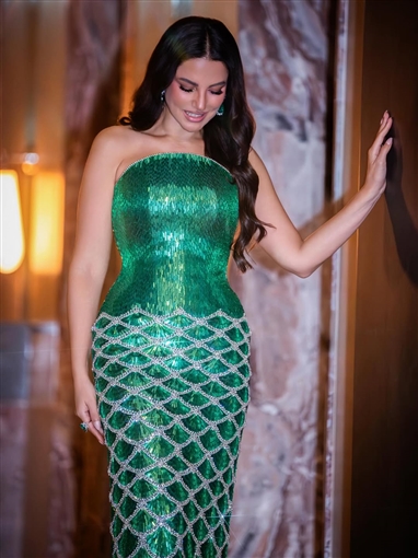 درة تلفت الأنظار بفستان أخضر لامع يبرز رشاقتها في افتتاح مهرجان الدوحة السينمائي