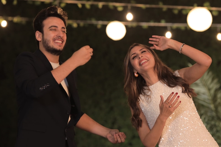 جنات والحسن عادل ينتهيان من تصوير كليب الليلة حلوة 