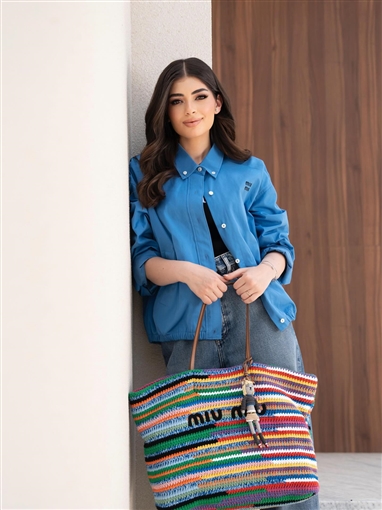  شرطة_الموضة: ليلى أحمد زاهر تستعرض حقيبتها الكبيرة من الكروشيه سعرها 113 ألف جنيه