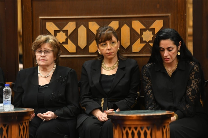 سوزان حسن ووفاء عامر ومنى عبد الغني من بينهم ... فنانون وإعلاميون يقدمون واجب العزاء في رحيل الإعلامية ميرفت سلامة