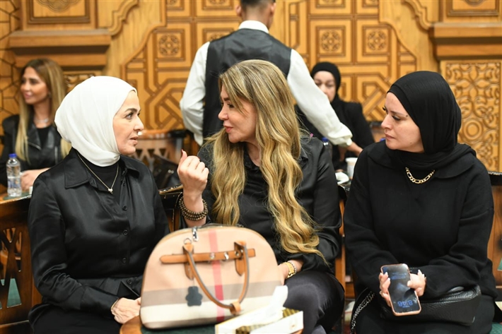 سوزان حسن ووفاء عامر ومنى عبد الغني من بينهم ... فنانون وإعلاميون يقدمون واجب العزاء في رحيل الإعلامية ميرفت سلامة