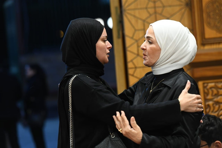 سوزان حسن ووفاء عامر ومنى عبد الغني من بينهم ... فنانون وإعلاميون يقدمون واجب العزاء في رحيل الإعلامية ميرفت سلامة