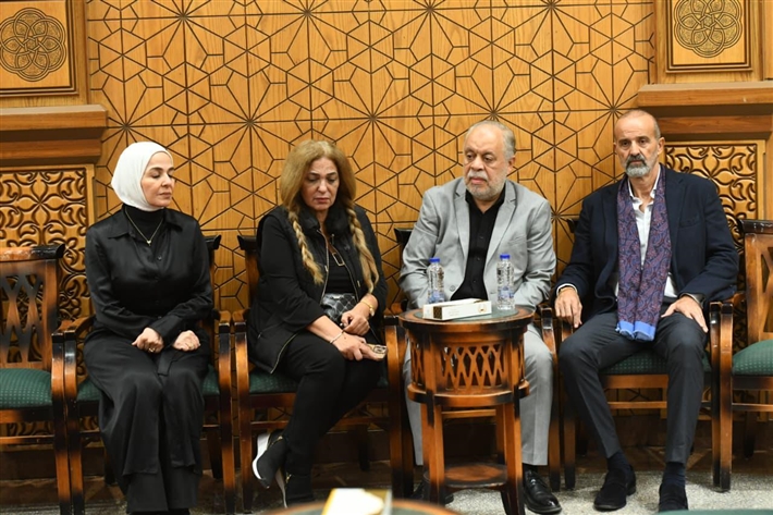 سوزان حسن ووفاء عامر ومنى عبد الغني من بينهم ... فنانون وإعلاميون يقدمون واجب العزاء في رحيل الإعلامية ميرفت سلامة