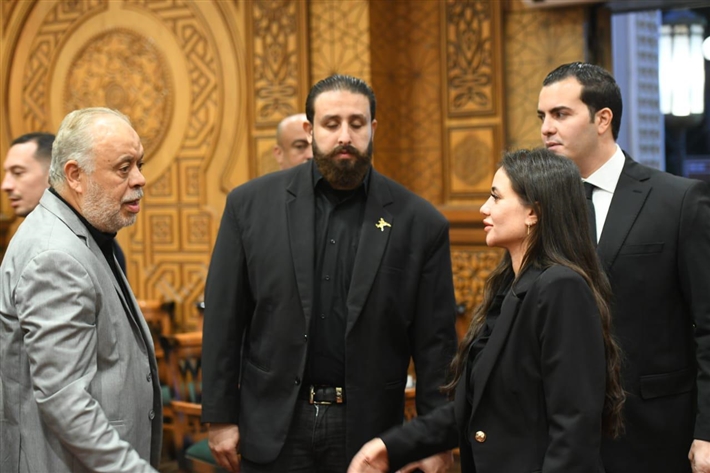 سوزان حسن ووفاء عامر ومنى عبد الغني من بينهم ... فنانون وإعلاميون يقدمون واجب العزاء في رحيل الإعلامية ميرفت سلامة