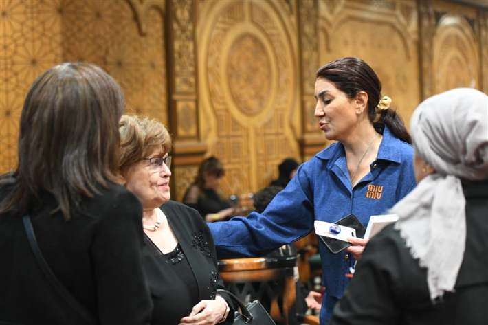 سوزان حسن ووفاء عامر ومنى عبد الغني من بينهم ... فنانون وإعلاميون يقدمون واجب العزاء في رحيل الإعلامية ميرفت سلامة