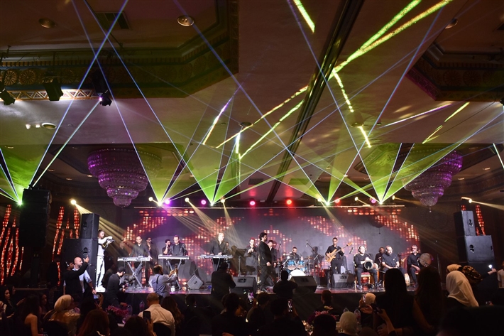 مصطفى حجاج نجم احتفالية شركة تجميل بحضور الإعلامية سالي عبد السلام