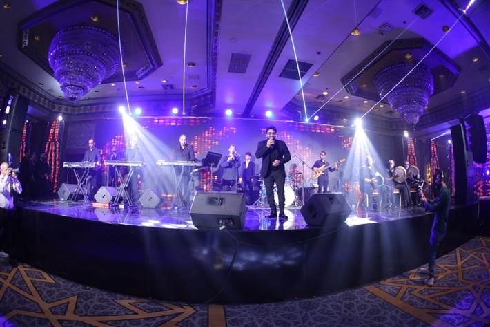 مصطفى حجاج نجم احتفالية شركة تجميل بحضور الإعلامية سالي عبد السلام