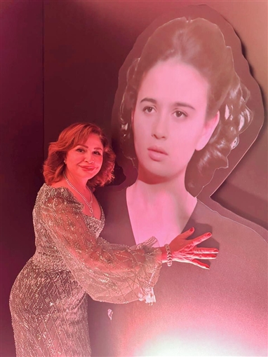 تأثر وبكاء إلهام شاهين في افتتاح مهرجان شرم الشيخ للمسرح الشبابي