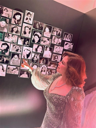 تأثر وبكاء إلهام شاهين في افتتاح مهرجان شرم الشيخ للمسرح الشبابي