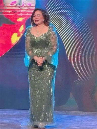 تأثر وبكاء إلهام شاهين في افتتاح مهرجان شرم الشيخ للمسرح الشبابي