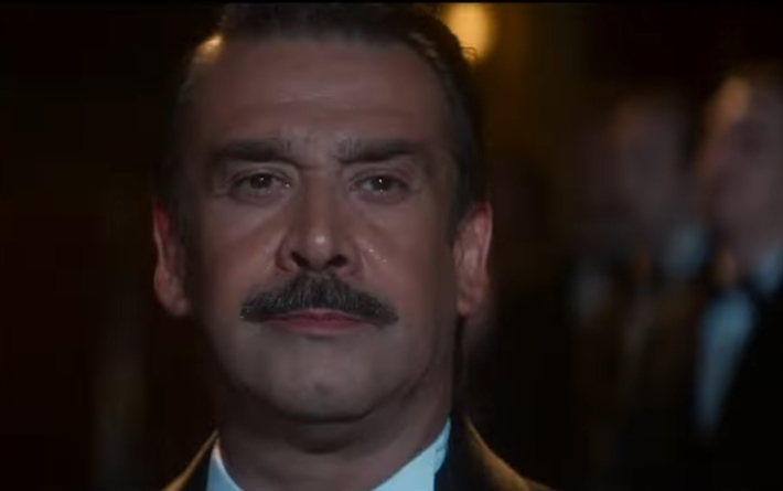 فيديو - منى زكي تدافع عن المرأة بدور أم كلثوم ... وأحمد حلمي يتلقى بلاغا بمحاولة قتلها ... وكريم عبد العزيز يصورها عند الأهرامات في برومو الست 