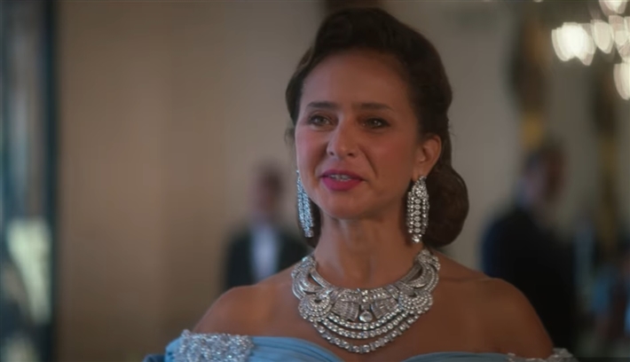 فيديو - منى زكي تدافع عن المرأة بدور أم كلثوم ... وأحمد حلمي يتلقى بلاغا بمحاولة قتلها ... وكريم عبد العزيز يصورها عند الأهرامات في برومو الست 