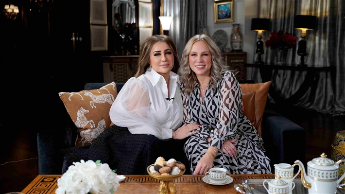  شرطة_الموضة: شيرين رضا بفستان أبيض X أسود في لقائها ببرنامج عندك وقت ... سعره 13 ألف جنيه