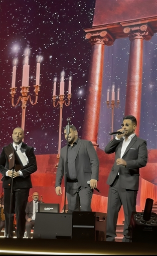  تريو أحمد سعد وتامر عاشور وآدم مفاجأة مسرح الكويت أرينا ... شاهد الصور