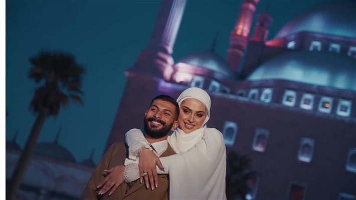 دموع وأحضان واحتفالات العروسين ... 15 صورة من احتفال محمد هنيدي بعقد قران ابنته