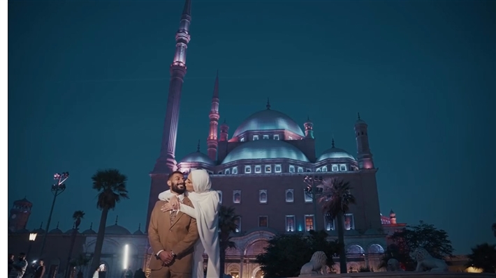 دموع وأحضان واحتفالات العروسين ... 15 صورة من احتفال محمد هنيدي بعقد قران ابنته