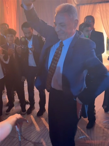 أحمد العوضي ومحمود حميدة وغادة عادل وناهد السباعي من بينهم النجوم في حفل زفاف أروى جودة