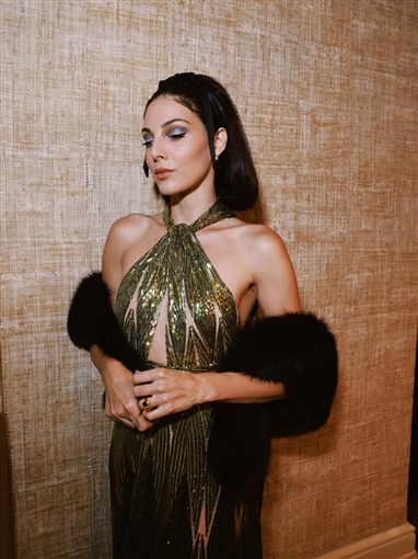  شرطة_الموضة: رزان جمال بفستان من التل المطرز من إيلي صعب سعره 308 ألف جنيه مصري