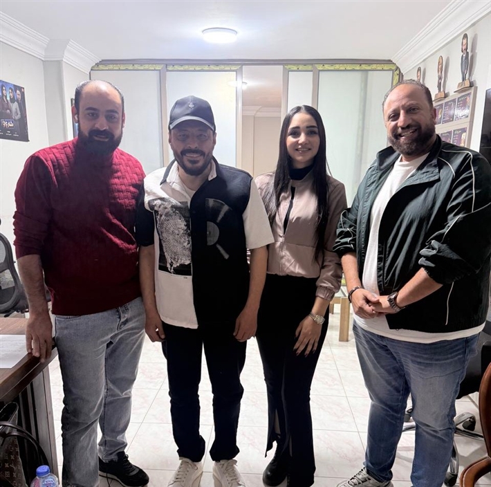 صور - عمرو عبد الجليل يتعاقد على السرايا الصفرا في عودة لأدوار الكوميديا