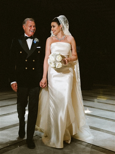 رومانسية وأناقة ... الصور الرسمية لحفل زفاف أروى جودة