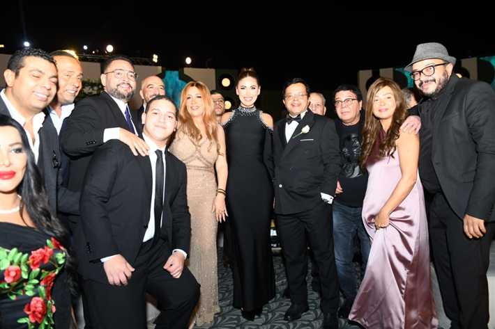 رسالة مؤثرة من محمد هنيدي لابنته بعد زفافها: وصيت جوزك يحكيلك حدوتة