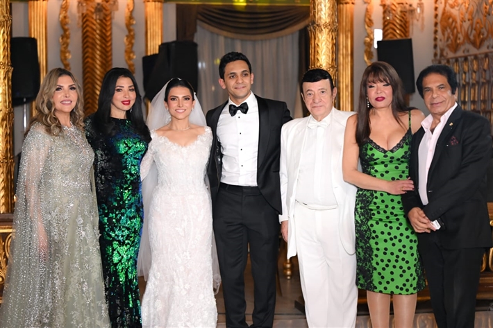علي الحجار ولوسي وحلمي عبد الباقي من بينهم النجوم في زفاف ابنة نادية مصطفى وأركان فؤاد