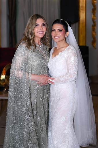 علي الحجار ولوسي وحلمي عبد الباقي من بينهم النجوم في زفاف ابنة نادية مصطفى وأركان فؤاد