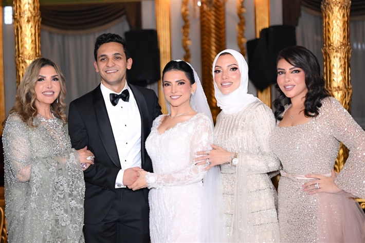 علي الحجار ولوسي وحلمي عبد الباقي من بينهم النجوم في زفاف ابنة نادية مصطفى وأركان فؤاد