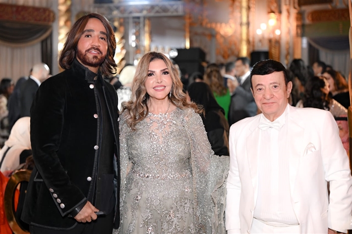 علي الحجار ولوسي وحلمي عبد الباقي من بينهم النجوم في زفاف ابنة نادية مصطفى وأركان فؤاد