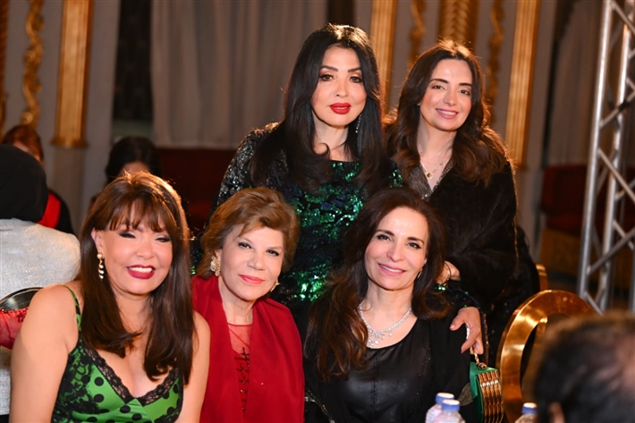 علي الحجار ولوسي وحلمي عبد الباقي من بينهم النجوم في زفاف ابنة نادية مصطفى وأركان فؤاد