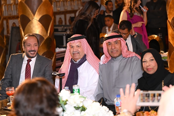 علي الحجار ولوسي وحلمي عبد الباقي من بينهم النجوم في زفاف ابنة نادية مصطفى وأركان فؤاد