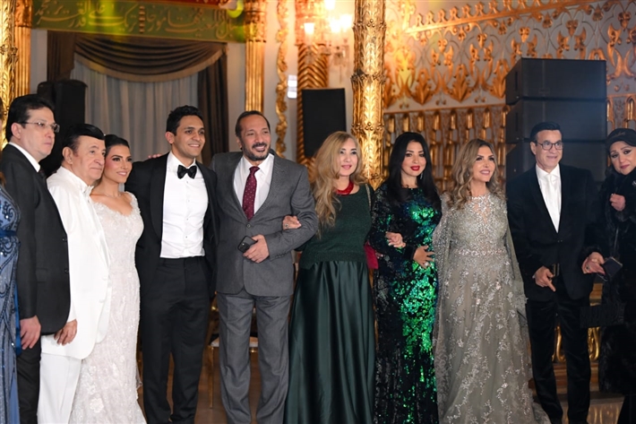 علي الحجار ولوسي وحلمي عبد الباقي من بينهم النجوم في زفاف ابنة نادية مصطفى وأركان فؤاد