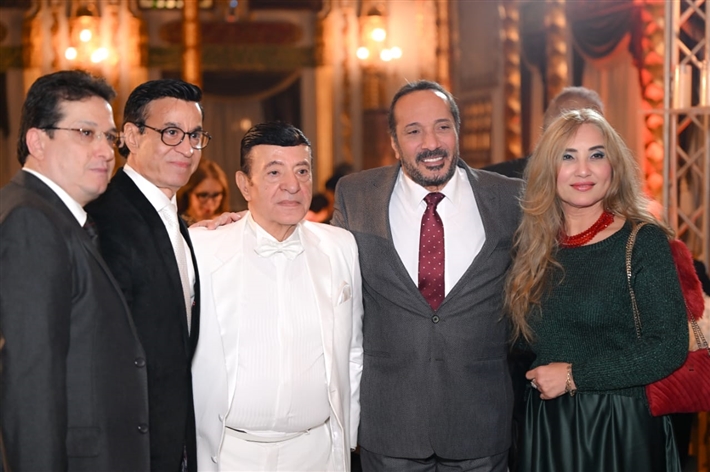 علي الحجار ولوسي وحلمي عبد الباقي من بينهم النجوم في زفاف ابنة نادية مصطفى وأركان فؤاد