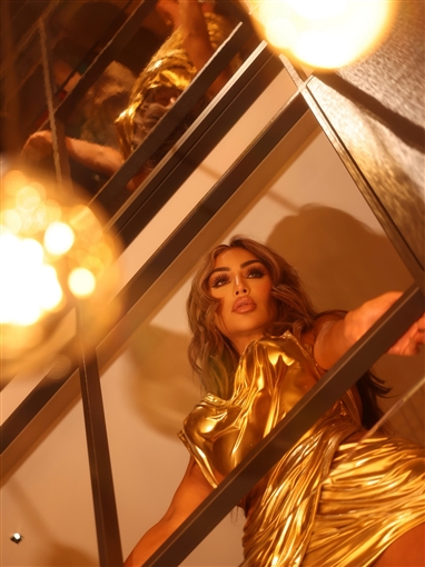 مايا دياب تغني مع الأسطورة التركية إبراهيم تاتليس في أسطنبول