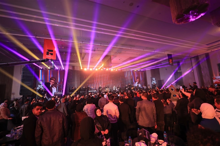 بشرى وإدوارد ومي سليم من بينهم ... النجوم في حفل أحمد سعد