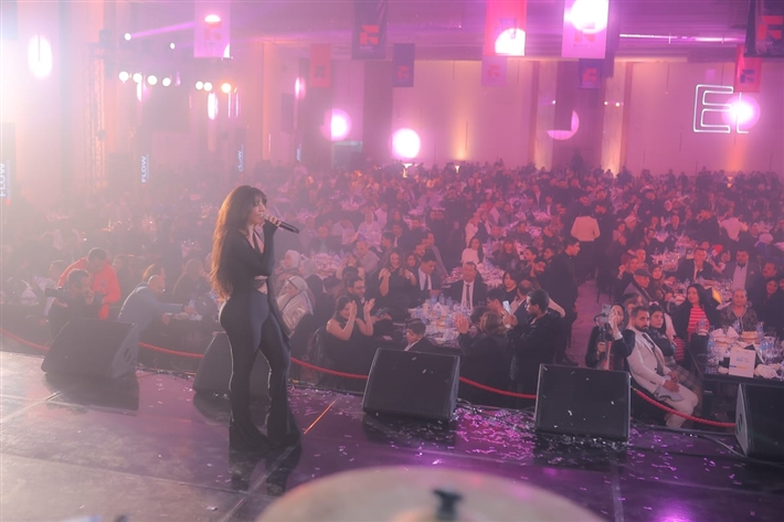 بشرى وإدوارد ومي سليم من بينهم ... النجوم في حفل أحمد سعد