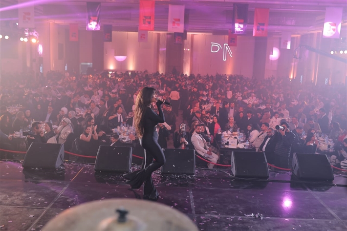 بشرى وإدوارد ومي سليم من بينهم ... النجوم في حفل أحمد سعد