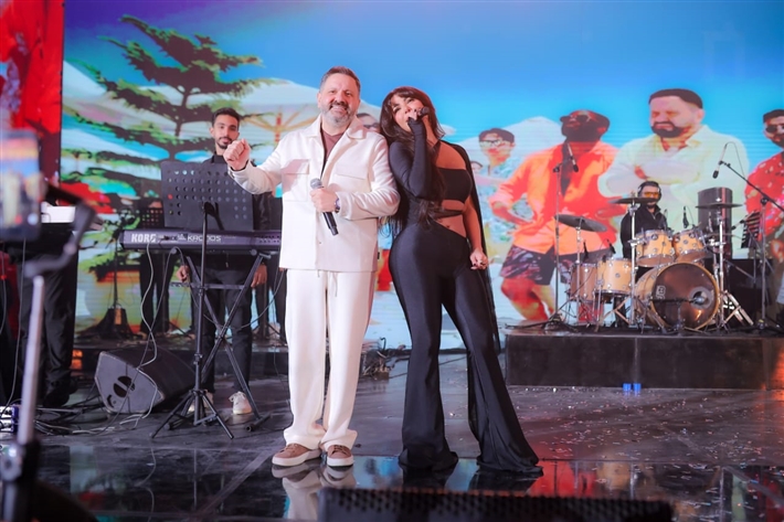 بشرى وإدوارد ومي سليم من بينهم ... النجوم في حفل أحمد سعد