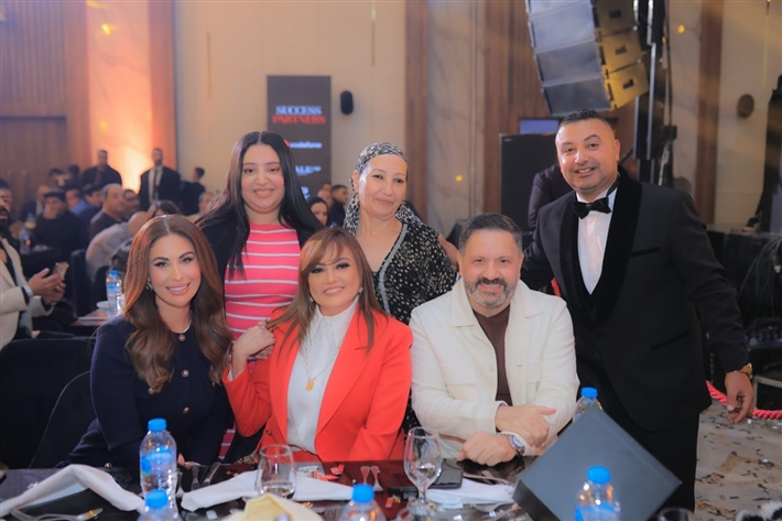 بشرى وإدوارد ومي سليم من بينهم ... النجوم في حفل أحمد سعد