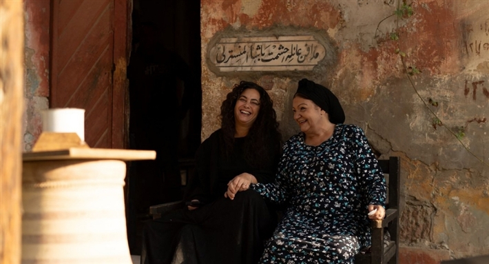 هند صبري وميمي جمال في كواليس مسلسل (مناعة)