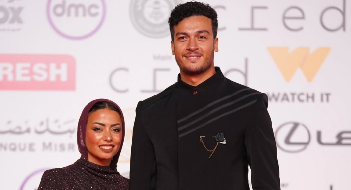 أحمد عبد الوهاب وزوجته