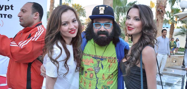 أبو الليف مع بطلات الفيلم