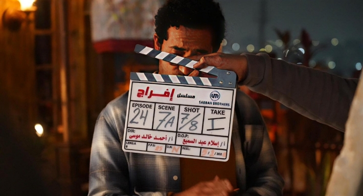 عمرو سعد في كواليس مسلسل (إفراج) 