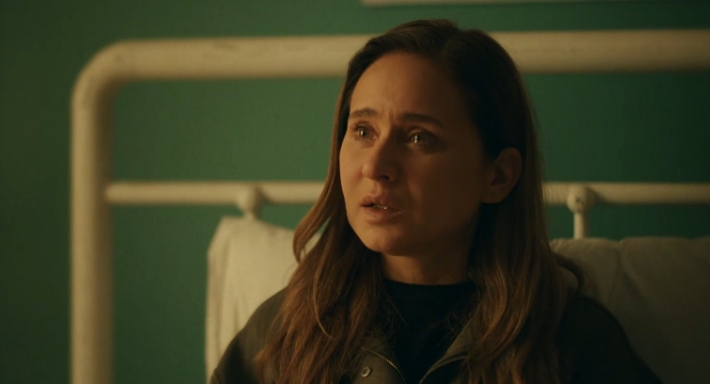 نيللي كريم في مشهد من مسلسل "على قد الحب"