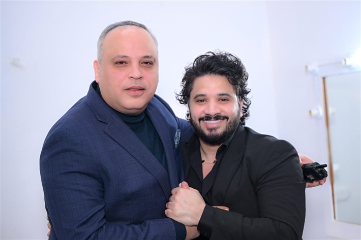 مصطفى حجاج يشعل مسرح البالون بحفل كامل العدد بحضور تامر عبد المنعم وخالد عبد الجليل وعمرو فهمي