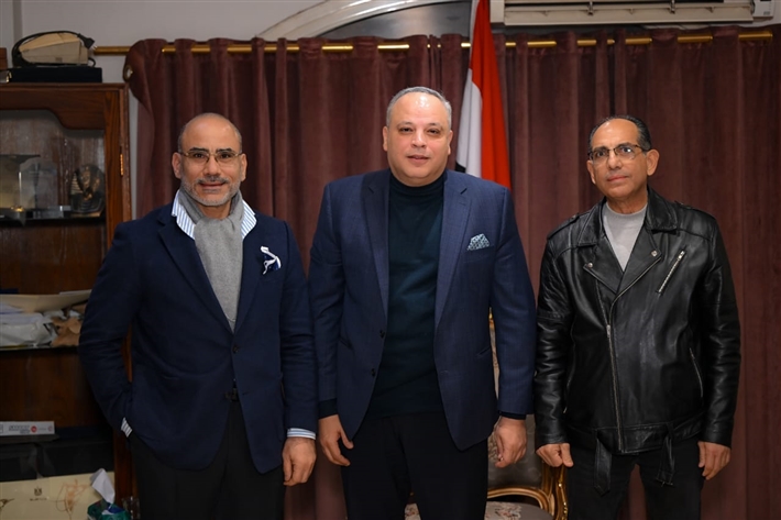 مصطفى حجاج يشعل مسرح البالون بحفل كامل العدد بحضور تامر عبد المنعم وخالد عبد الجليل وعمرو فهمي