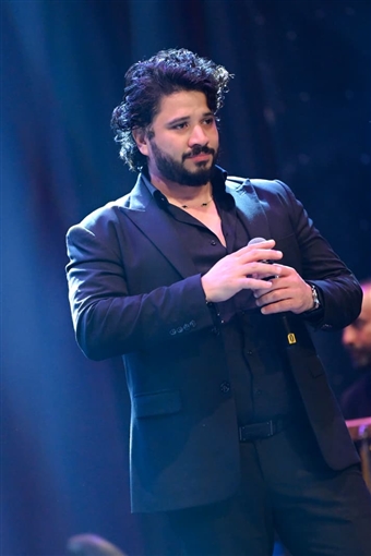 مصطفى حجاج يشعل مسرح البالون بحفل كامل العدد بحضور تامر عبد المنعم وخالد عبد الجليل وعمرو فهمي