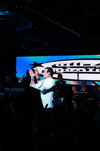 بأقوى أغاني التسعينيات ... إيهاب توفيق يعلن انطلاق حفلات موسم الصيف