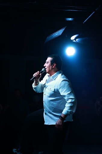 بأقوى أغاني التسعينيات ... إيهاب توفيق يعلن انطلاق حفلات موسم الصيف